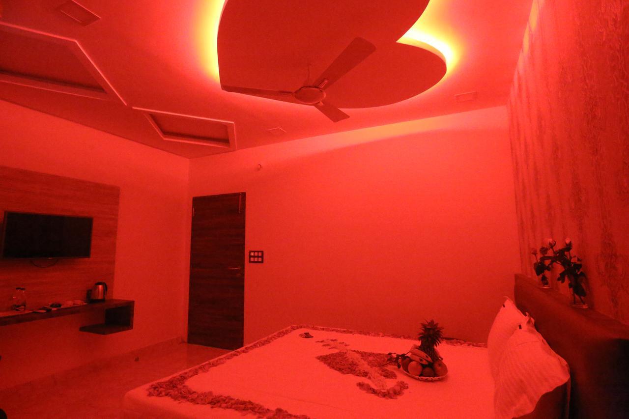 Hotel Sai Krish Grand Chettippattu Екстериор снимка