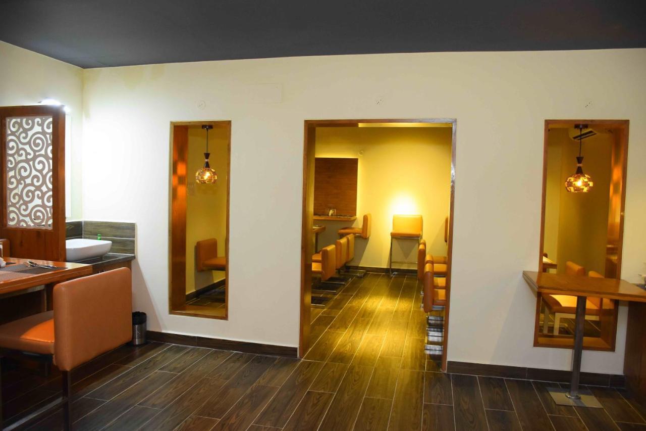 Hotel Sai Krish Grand Chettippattu Екстериор снимка
