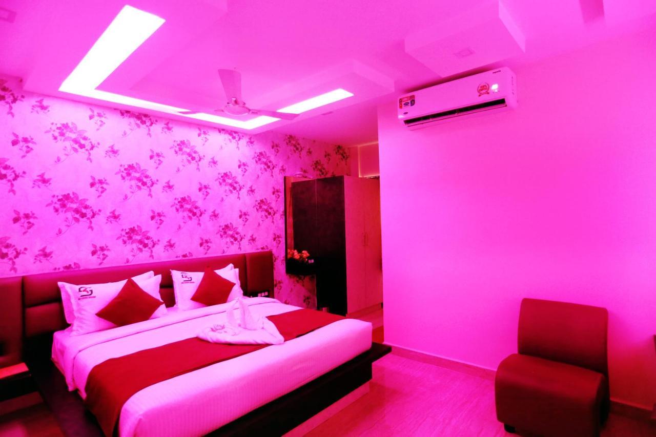 Hotel Sai Krish Grand Chettippattu Екстериор снимка