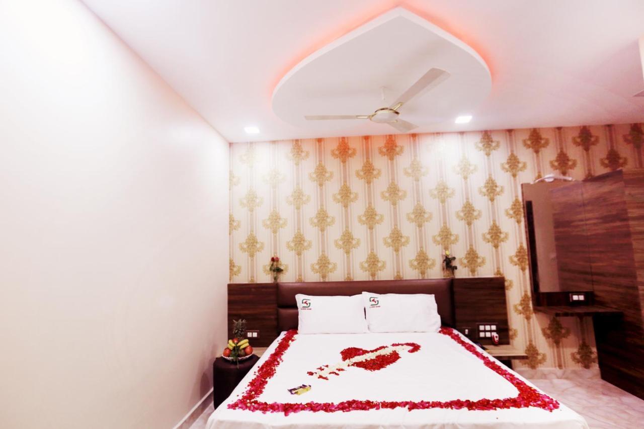 Hotel Sai Krish Grand Chettippattu Екстериор снимка