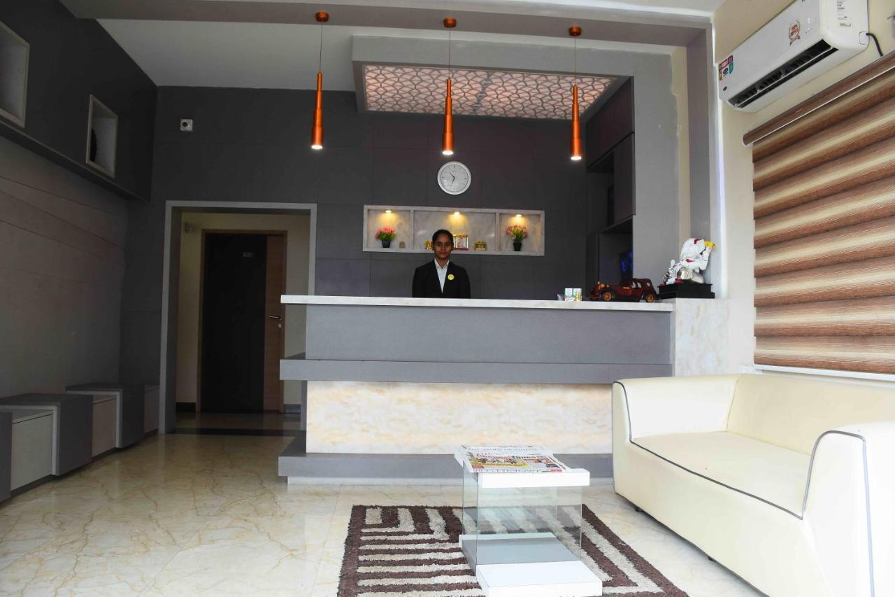 Hotel Sai Krish Grand Chettippattu Екстериор снимка