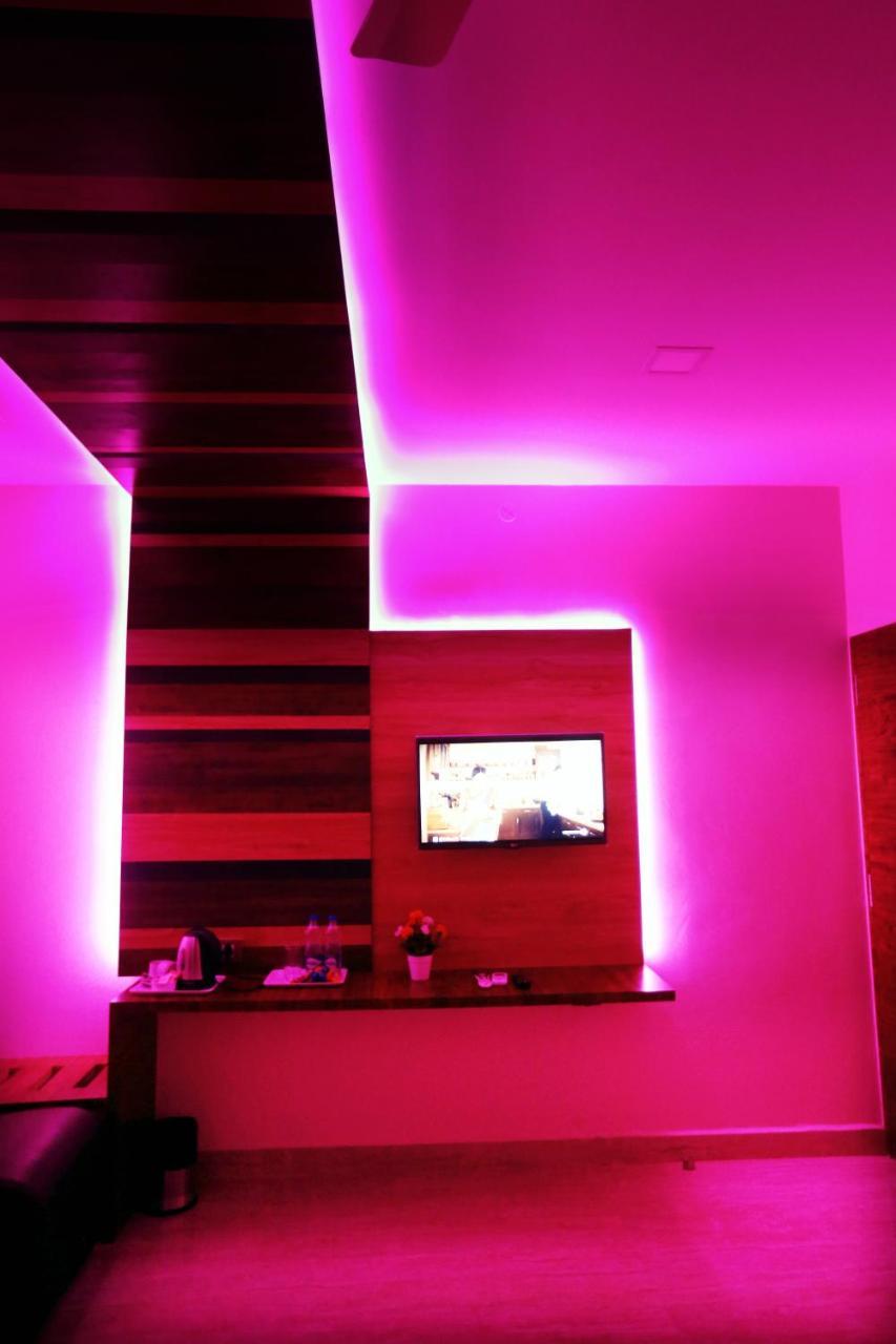 Hotel Sai Krish Grand Chettippattu Екстериор снимка