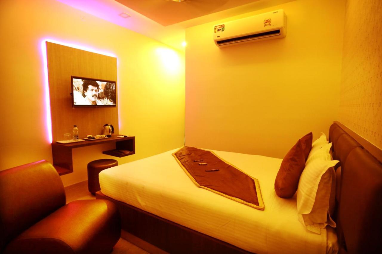 Hotel Sai Krish Grand Chettippattu Екстериор снимка